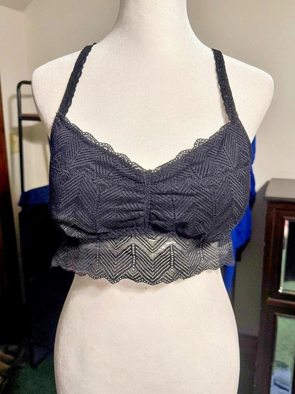 SO Black Lace Bralette Size Large Like New